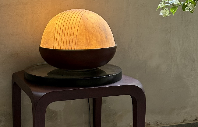Comet table lamp